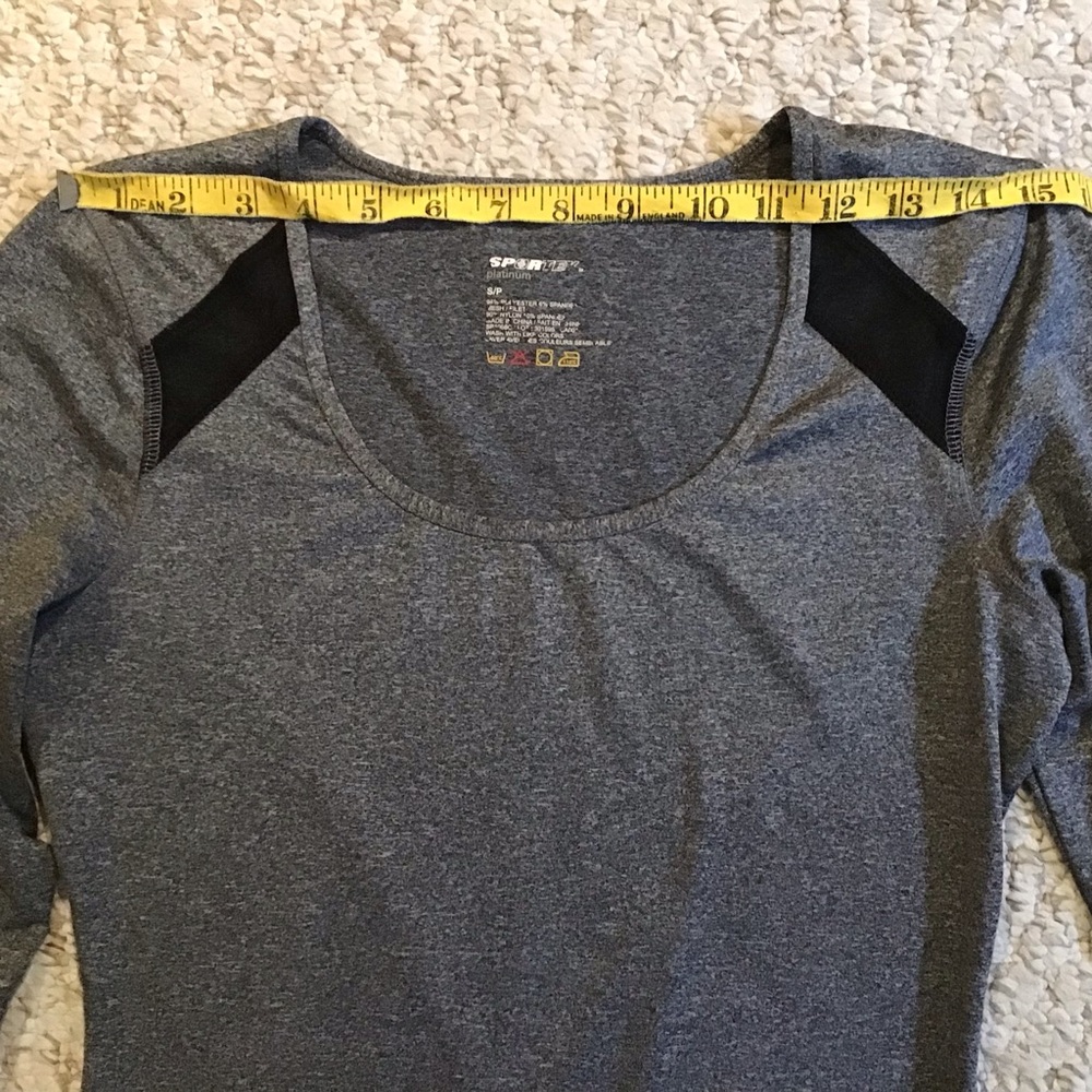 🚨5/$25 Women’s Long Sleeve Performance Tee in Charcoal Gray - Picture 3 of 7
